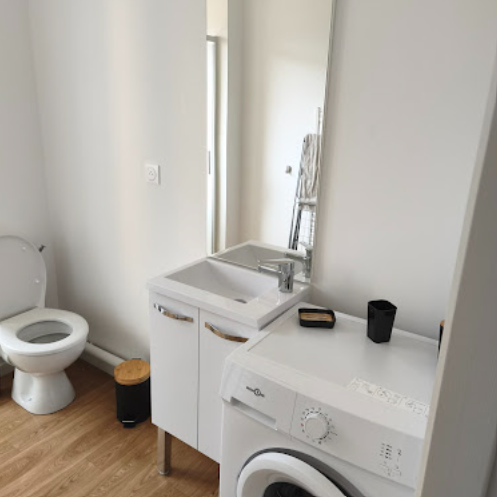 Salle de bain nettoyée en profondeur par BretteNettoyage